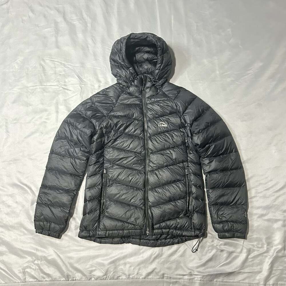 L.L. Bean Women's Ultralight 850 Down Hooded Jacket Black
